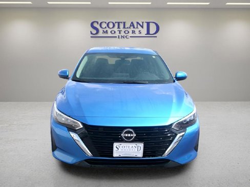Used 2024 Nissan Sentra SV image 3