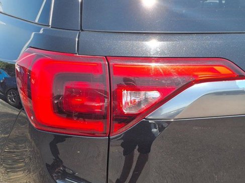 Used 2019 GMC Acadia SLT image 25