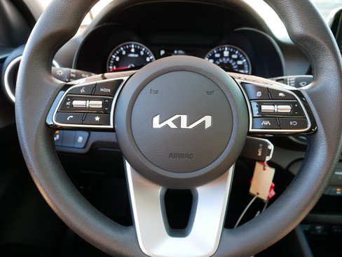 Certified 2023 Kia Forte LXS w/ LXS Technology Package image 25