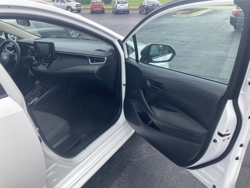 Used 2022 Toyota Corolla LE image 23
