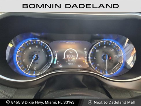 Used 2017 Chrysler Pacifica Limited image 19