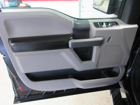 Used 2018 Ford F150 XLT w/ Equipment Group 302A Luxury image 26