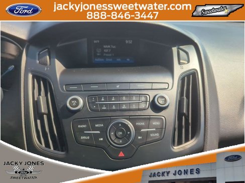 Certified 2018 Ford Focus SE w/ SE Appearance Package image 24