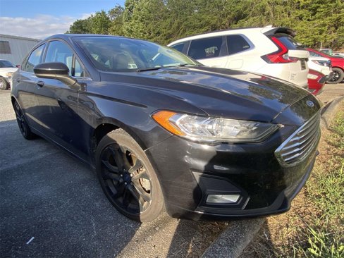 Used 2020 Ford Fusion SE w/ Equipment Group 151A image 3