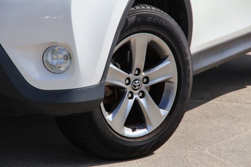 Used 2015 Toyota RAV4 XLE image 26