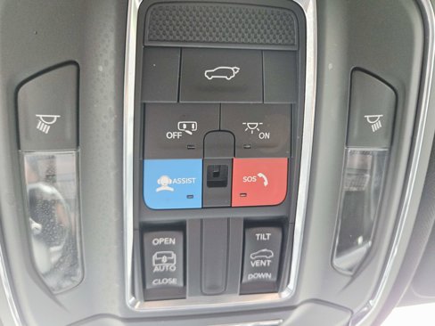 Used 2024 Jeep Grand Cherokee Altitude image 34