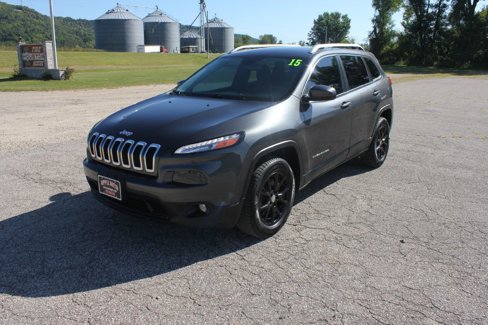 Used 2015 Jeep Cherokee Latitude w/ Cold Weather Group image 1