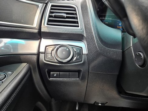 Used 2018 Ford Explorer Limited image 24