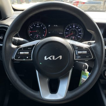 Used 2023 Kia Forte LXS image 11