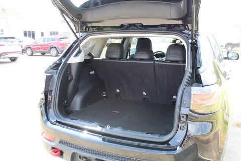 Used 2022 Jeep Compass Trailhawk w/ Trailhawk Elite Group image 5