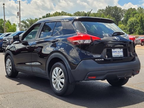 Used 2018 Nissan Kicks S image 6