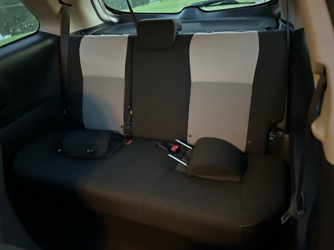 Used 2018 Toyota Yaris L image 13