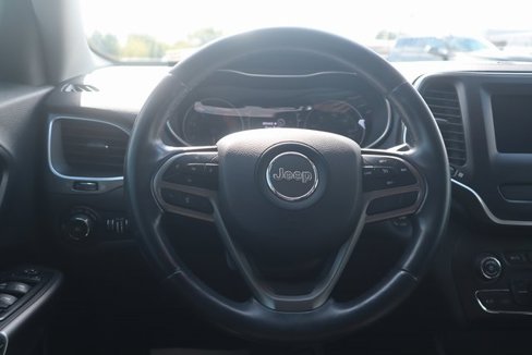 Used 2019 Jeep Cherokee Latitude Plus image 4
