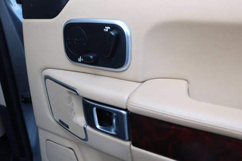 Used 2010 Land Rover Range Rover Supercharged image 42