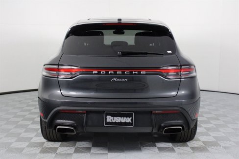 Used 2025 Porsche Macan image 6