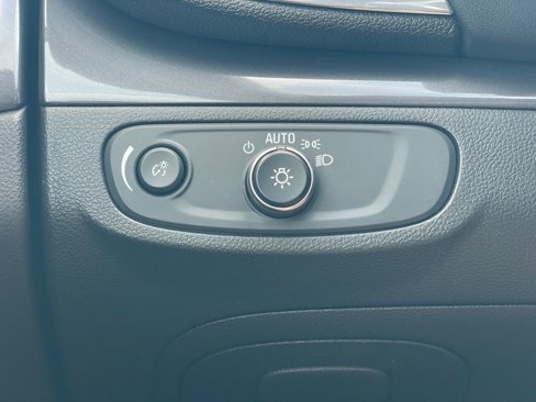 Used 2021 Buick Encore Preferred w/ Safety Package image 18