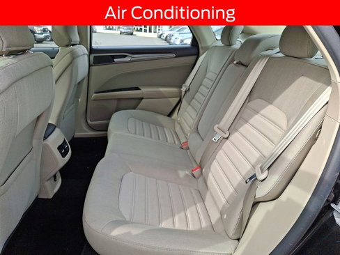 Certified 2019 Ford Fusion SE image 10