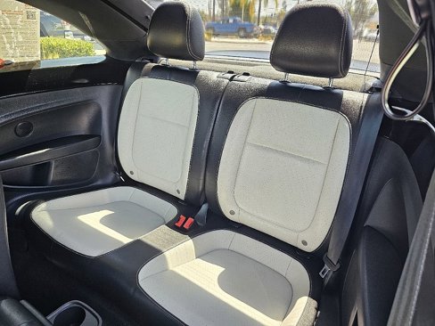 Used 2018 Volkswagen Beetle 2.0T SE w/ SE Premium Package image 20