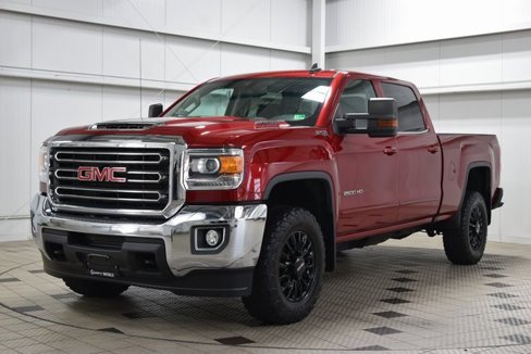 Used 2018 GMC Sierra 2500 SLE w/ SLE Preferred Package image 3