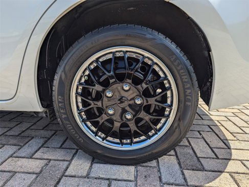 Used 2018 Toyota Corolla LE image 19