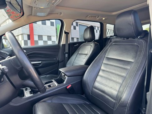 Used 2018 Ford Escape Titanium w/ Ford Safe & Smart Package image 14