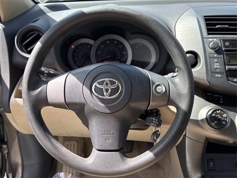 Used 2011 Toyota RAV4 2WD image 18