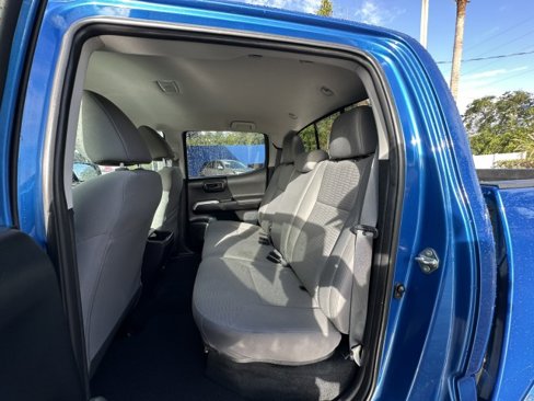 Used 2016 Toyota Tacoma TRD Sport image 17