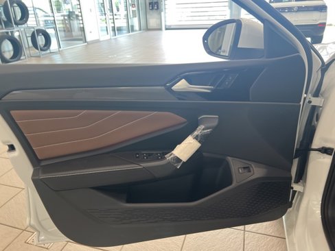 New 2025 Volkswagen Jetta SEL image 11