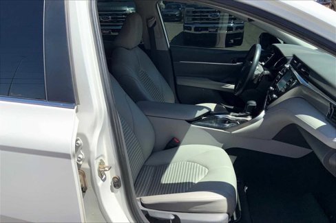 Used 2020 Toyota Camry SE image 8