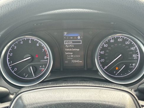 Used 2020 Toyota Camry LE image 17