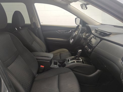 Used 2018 Nissan Rogue SV image 21