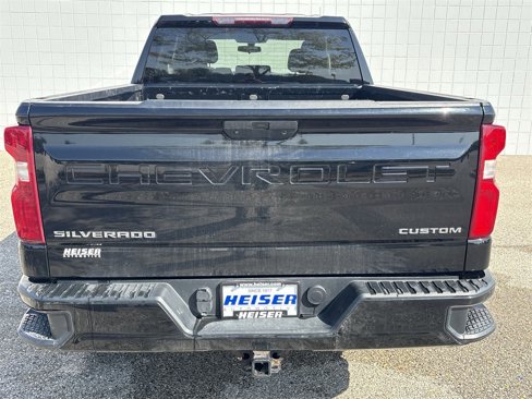 Used 2020 Chevrolet Silverado 1500 Custom w/ Custom Value Package image 12