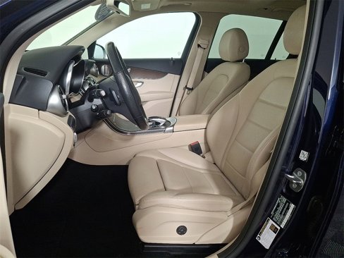 Used 2019 Mercedes-Benz GLC 300 4MATIC image 16