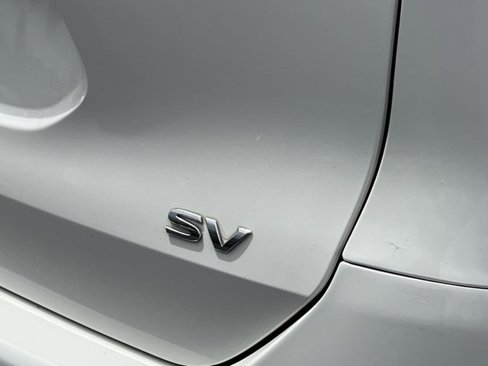 Used 2016 Nissan Rogue SV image 10