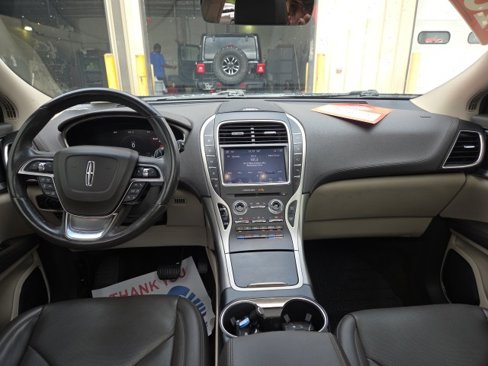 Used 2020 Lincoln Nautilus Reserve image 15