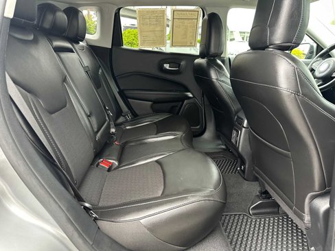 Used 2020 Jeep Compass Latitude image 12