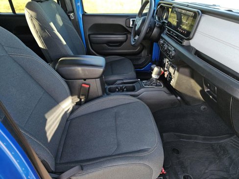 Used 2024 Jeep Gladiator Sport image 31
