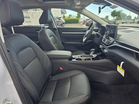 New 2025 Nissan Altima 2.5 SR w/ SR Premium Package image 13