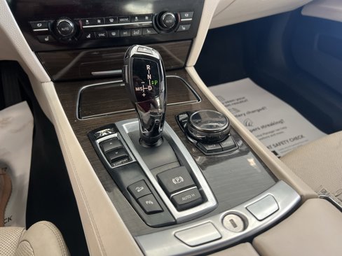 Used 2014 BMW 750Li xDrive image 20