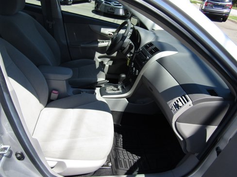 Used 2010 Toyota Corolla image 19