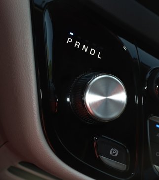 Used 2023 Chrysler Voyager LX image 23