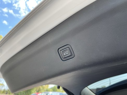Used 2019 Buick Enclave Essence image 27