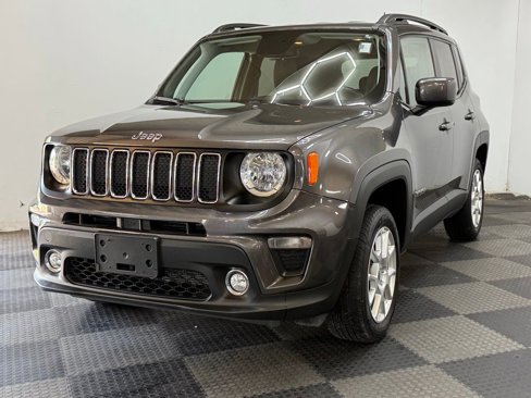 Used 2020 Jeep Renegade Latitude w/ Cold Weather Group image 4