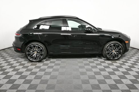 Used 2025 Porsche Macan image 28