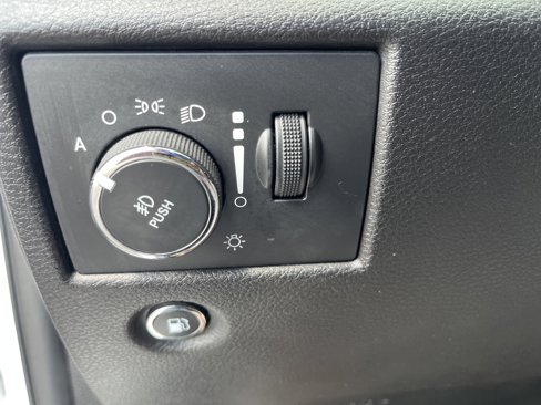 Used 2017 Jeep Grand Cherokee Altitude image 18