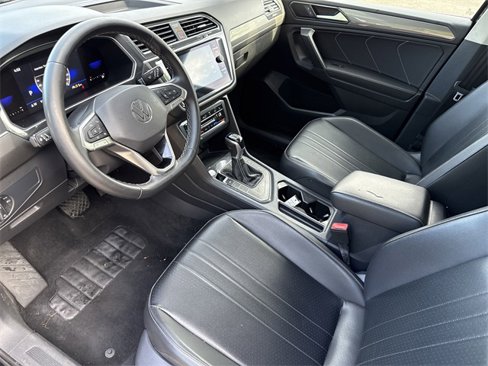 Used 2022 Volkswagen Tiguan SE image 4
