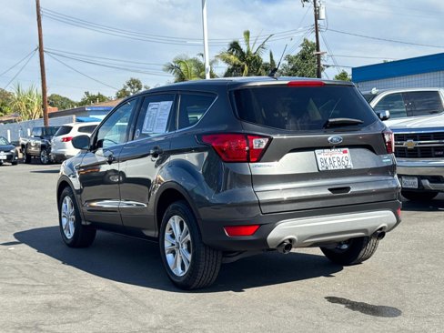 Used 2019 Ford Escape SE image 7