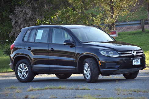 Used 2014 Volkswagen Tiguan S image 4