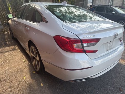Used 2018 Honda Accord Touring image 9