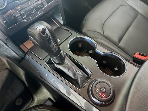 Used 2018 Ford Explorer XLT w/ Equipment Group 202A image 21